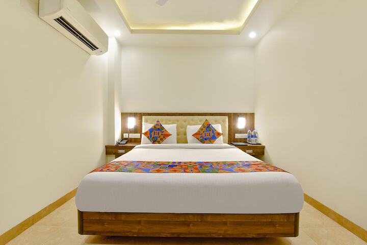 Room 14 of 30