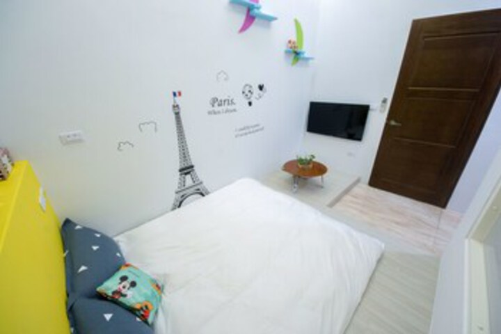 Room 8 of 19