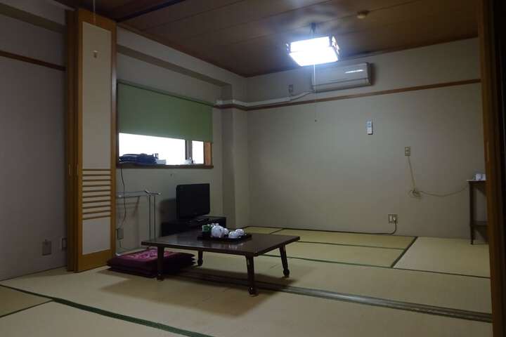 Room 9 of 66
