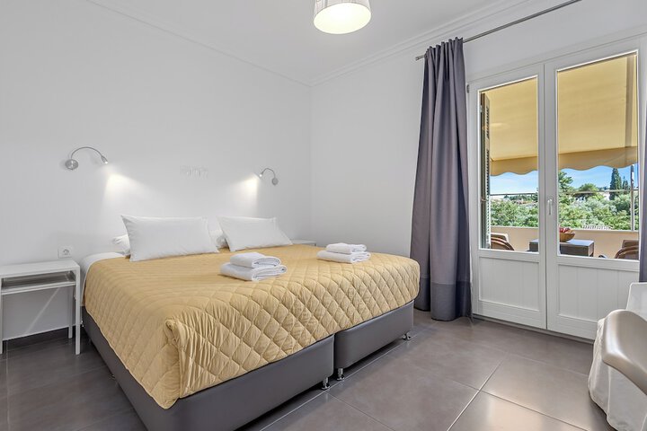 Room 72 of 122