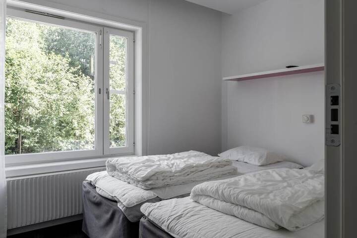 Room 152 of 865