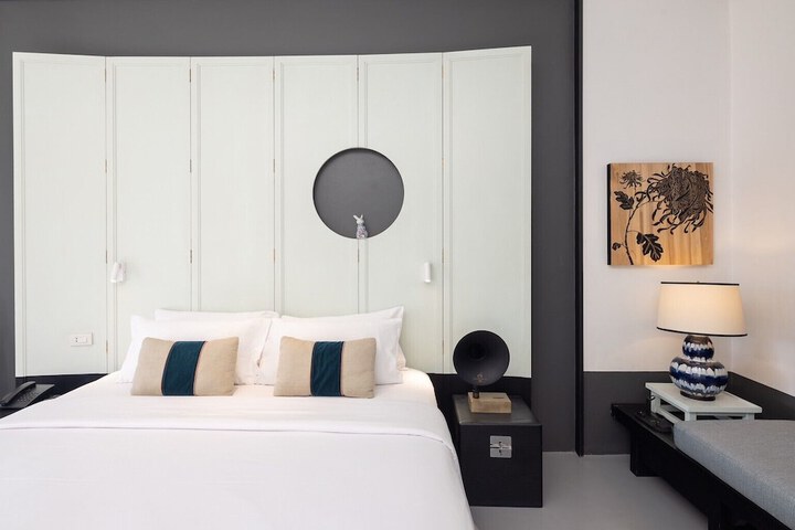 Room 16 of 40