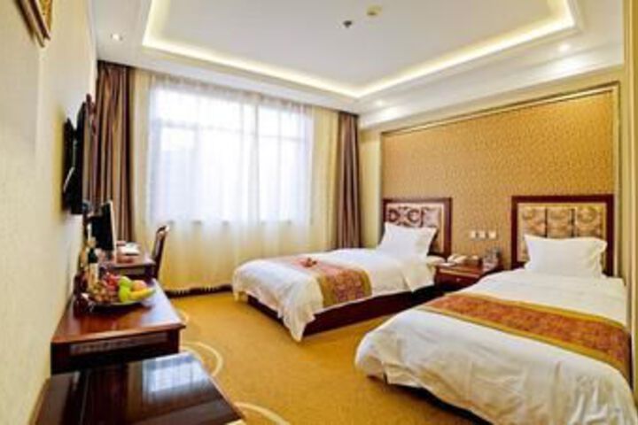 Room 2 of 35