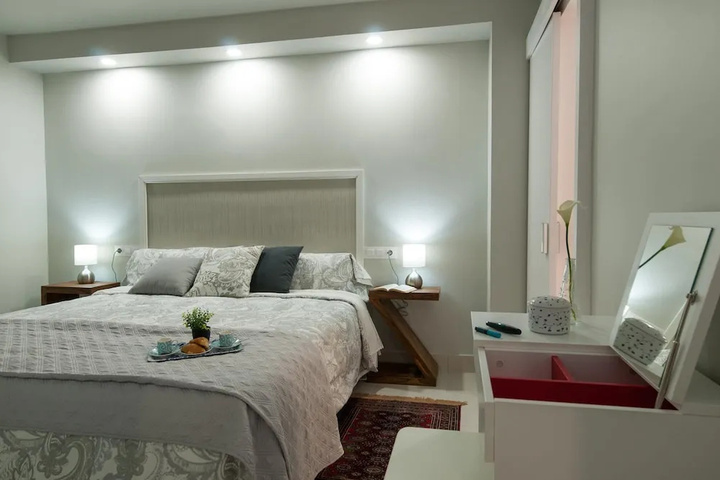 Room 4 of 13