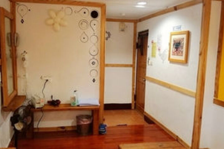 Room 98 of 107