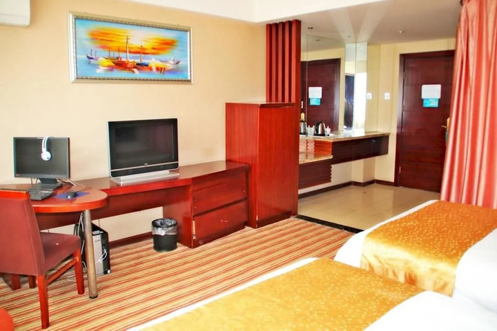 Room 4 of 11
