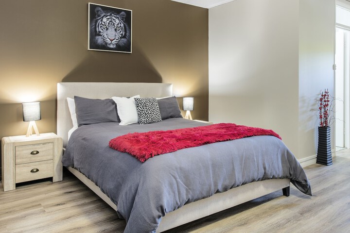 Room 8 of 25