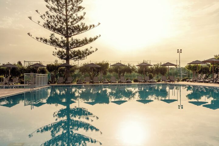 Pool 179 of 236