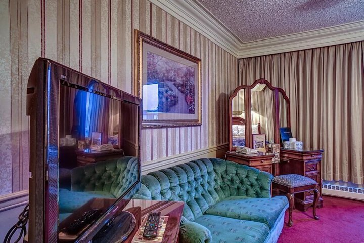 Room 22 of 47