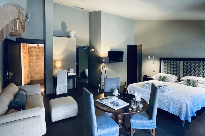 Room 17 of 73