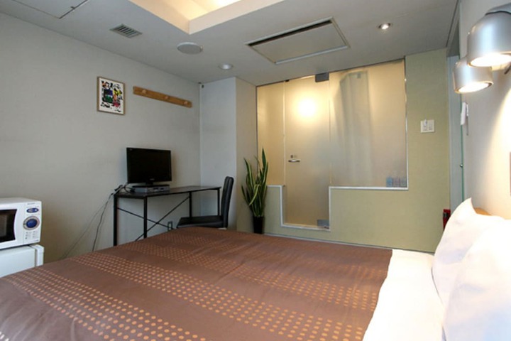 Room 14 of 23