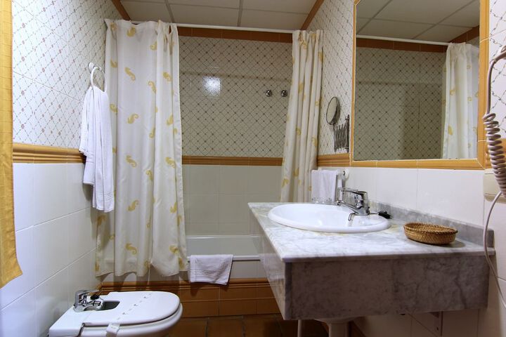 Room 21 of 39