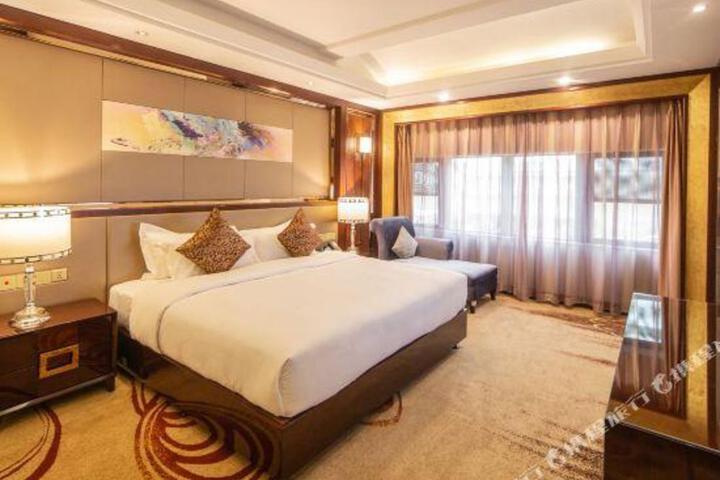 Diannan Green Lake View Hotel