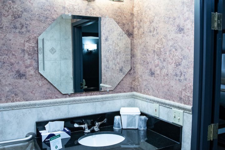 Bathroom sink