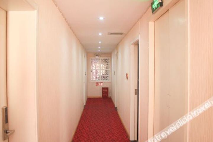Hotel Interior 4 of 24