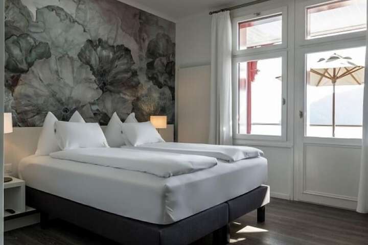 Room 7 of 80
