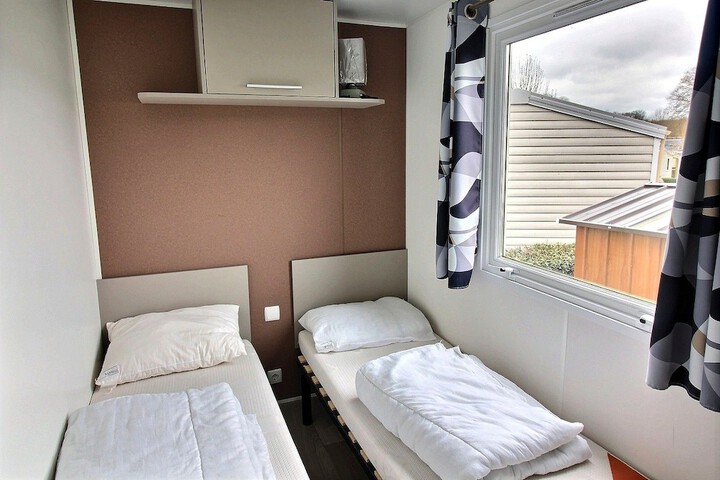 Room 10 of 50