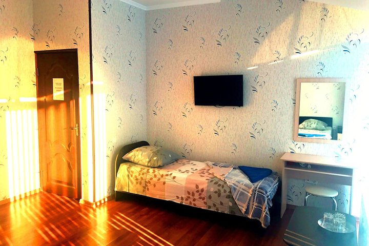 Room 4 of 49