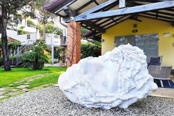 Hotel 75 of 86