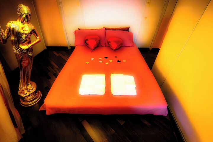 Room 399 of 581