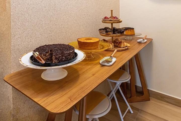 Breakfast/Coffee Service 16 of 27