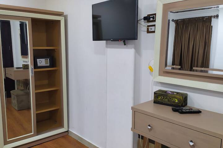 Room 10 of 92