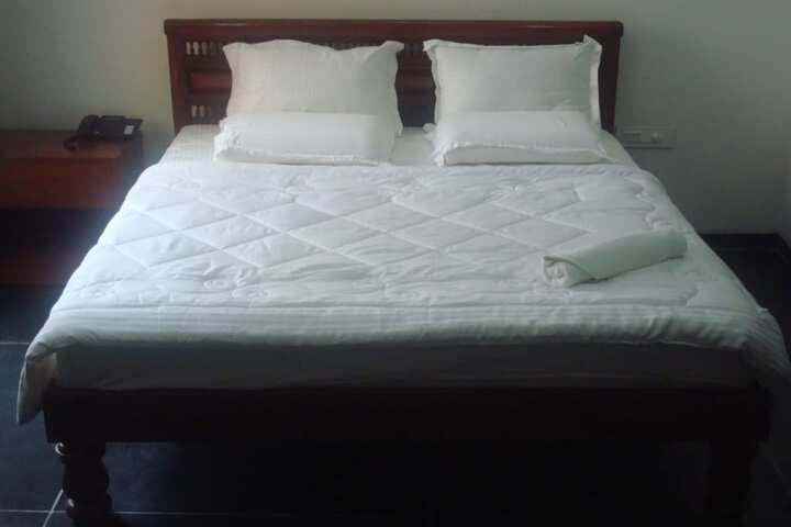 Room 8 of 18