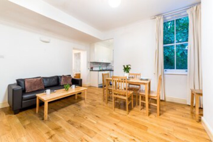 Comfortable Liverpool Street Home by Shoreditch