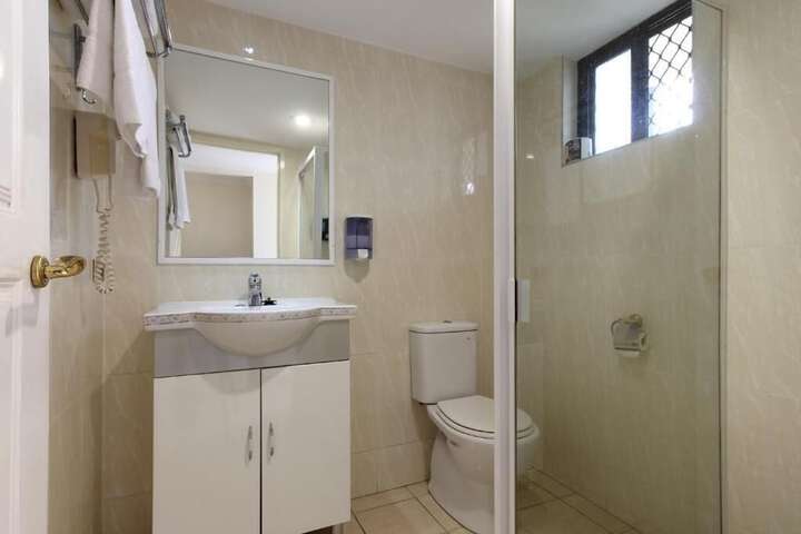Room 9 of 27
