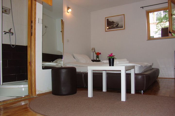 Room 42 of 62