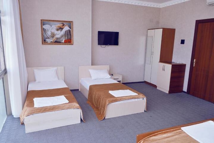 Room 27 of 33