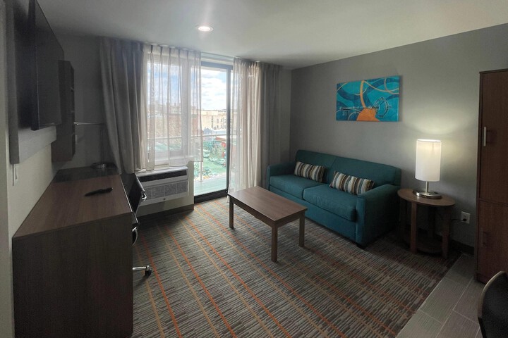 Room 18 of 28