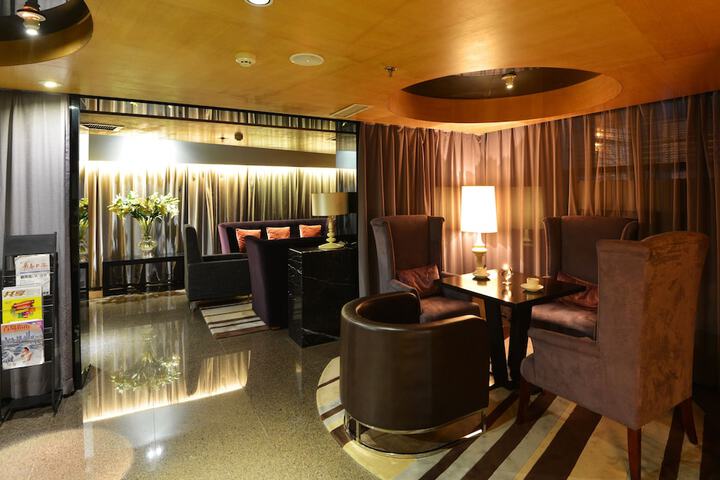 Hotel Interior 4 of 32