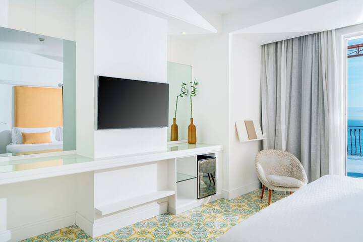 Room 44 of 167