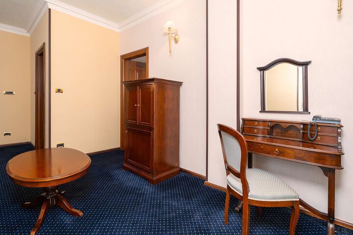 Room 68 of 159