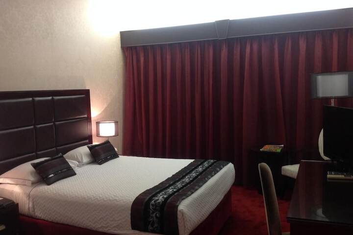 Room 11 of 48