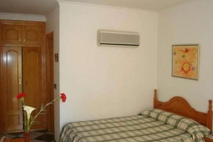 Room 11 of 41