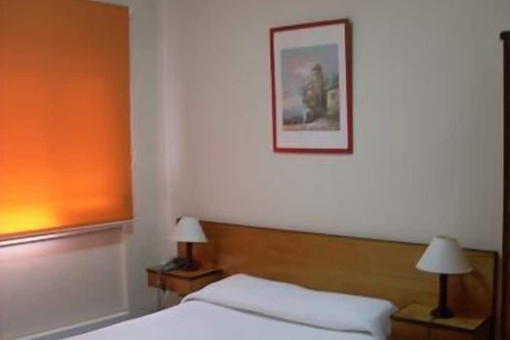 Room 18 of 30
