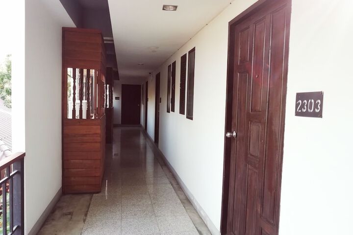 Ballroom/Hall 63 of 74