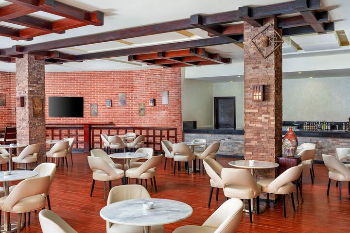 Lounge 160 of 208