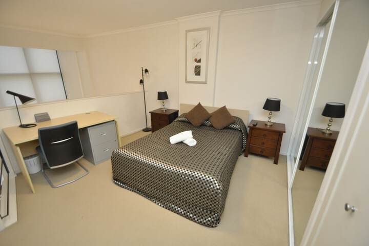 Room 3 of 37