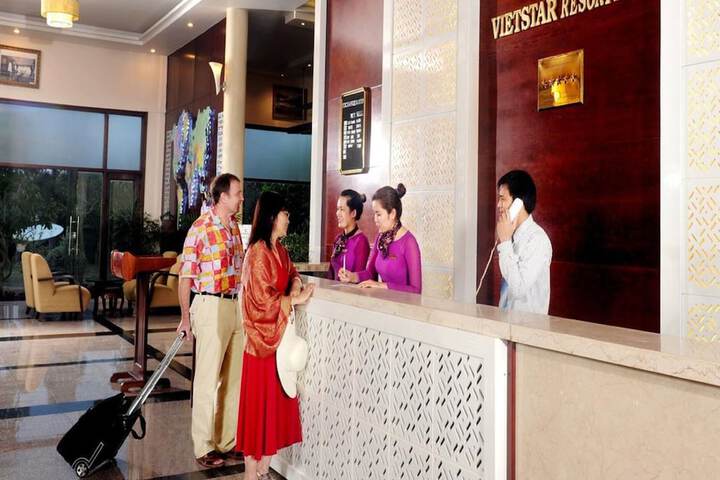 Entrance & Lobby