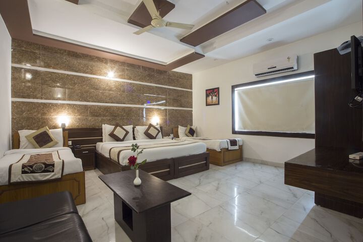 Room 29 of 48
