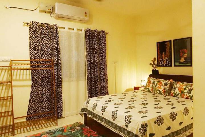 Room 2 of 31