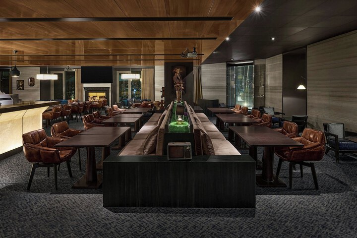 Lounge 62 of 80