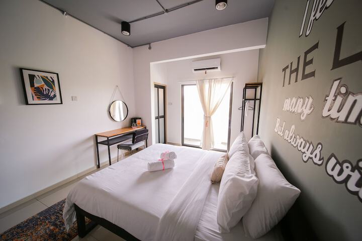 Room 33 of 121