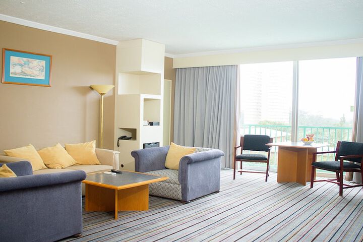 Room 43 of 184