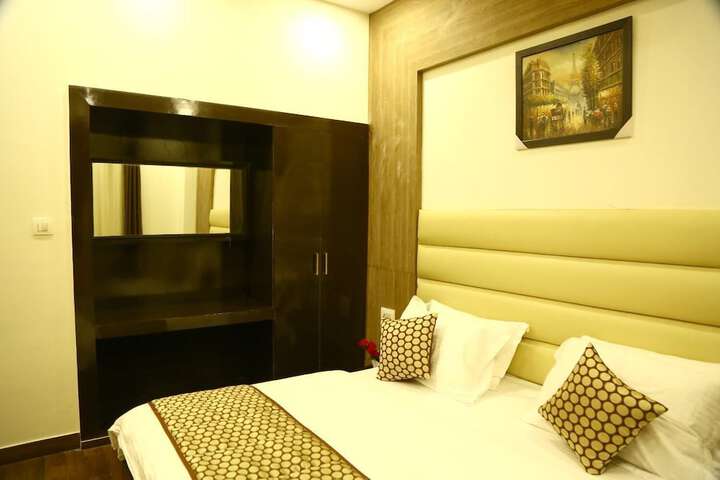 Room 10 of 39