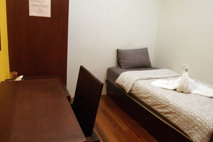 Room 16 of 31