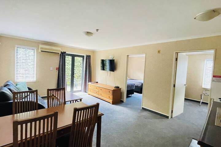Room 19 of 38
